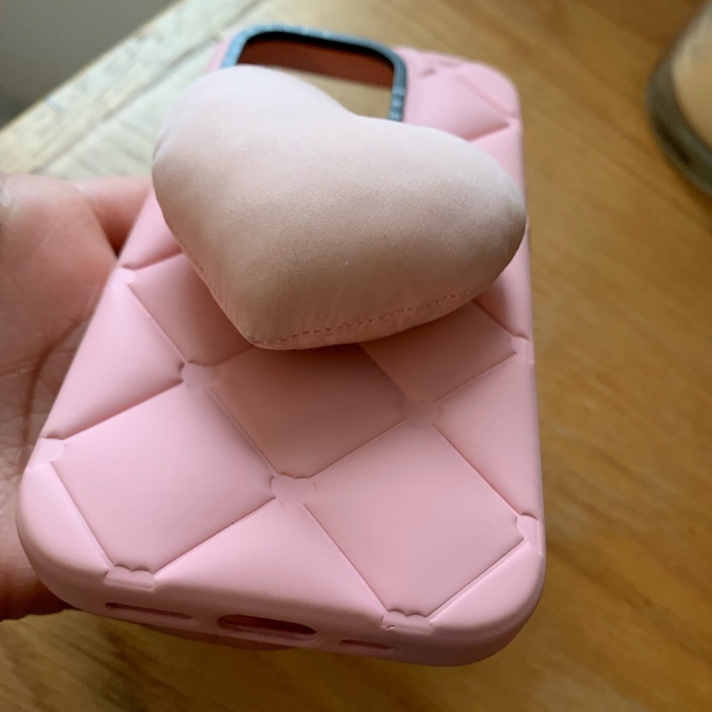 iPhone 14 Pro Casetify Heartbreaker Grippy Case - Picture 4 of 14